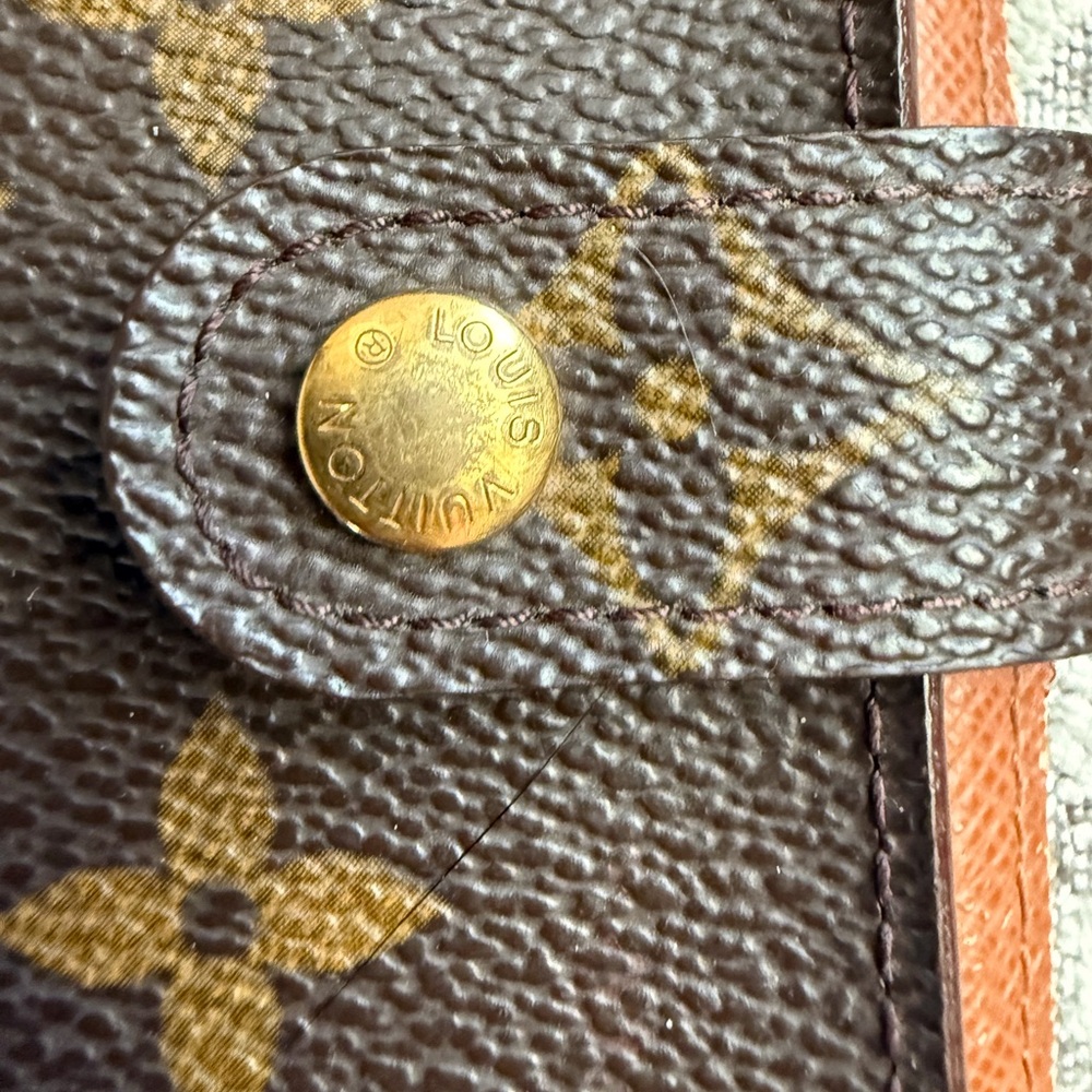Louis Vuitton Authentic Small Ring Monogram Agenda - image 6